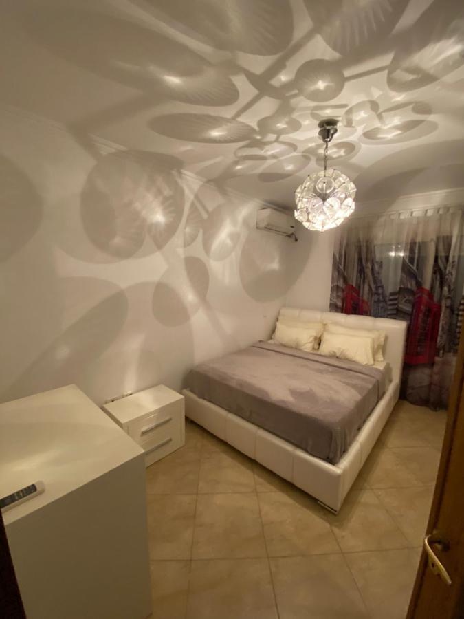 Chlo Apartment 3 Tirana Exterior foto